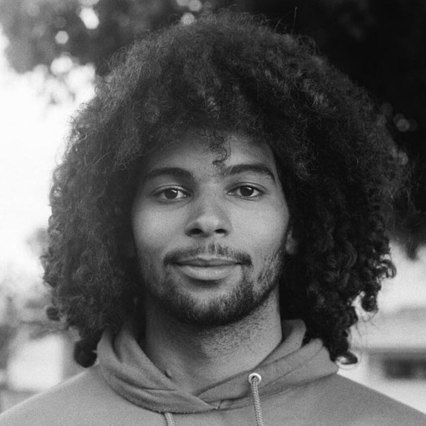 Elijah Riley Headshot.