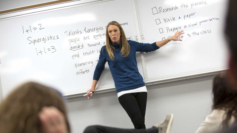 Lindsay Hastings in classroom